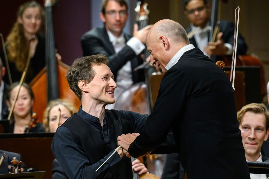 Dvořákova Praha: Tonhalle-Orchester Zürich, 8. září 2026, Dvořákova síň, Rudolfinum, Praha – Josef Špaček, Paavo Järvi a Tonhalle-Orchester Zürich (foto Petra Hajská)
