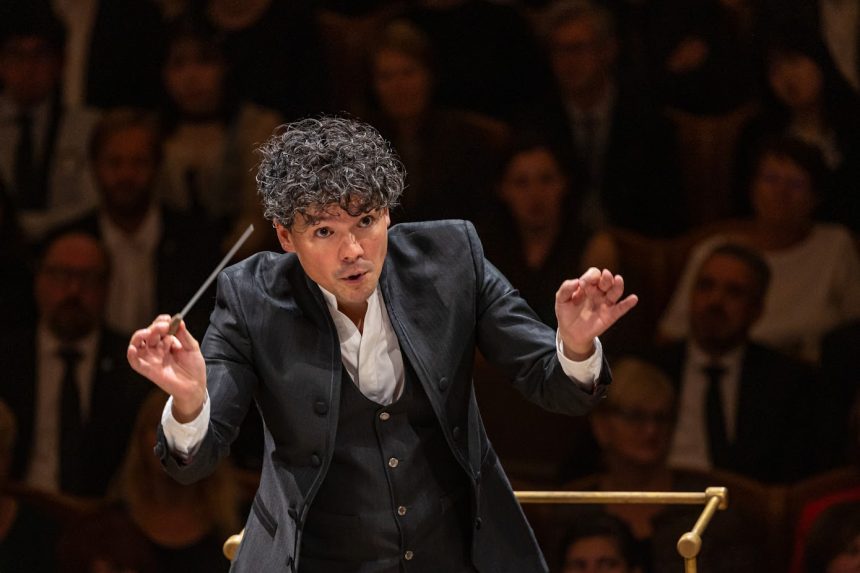 Dvořákova Praha: Koncert ke 100. výročí vzniku Symfonického orchestru Českého rozhlasu, 15. září 2026, Dvořákova síň, Rudolfinum – Elias Grandy (foto Petra Hajská)