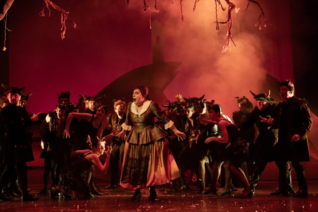 Antonín Dvořák: Čert a Káča, Moravské divadlo Olomouc (foto Tereza Valnerová)