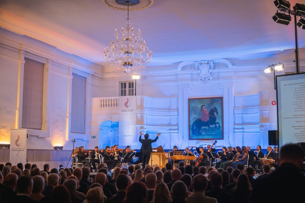 Zahajovací koncert Lednicko-valtického hudebního festivalu 2026, 26. září 2026, Zámecká jízdárna Valtice – Václav Luks a Collegium 1704 (foto Erika Partyková)