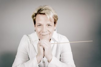 Marin Alsop (zdroj Askonas Holt)