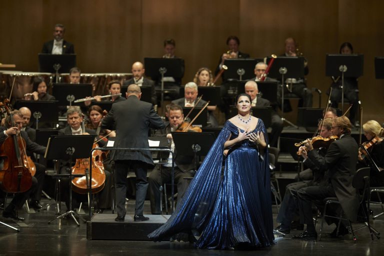 Anna Netrebko (zdroj Manolo Press, foto Michael Bode)