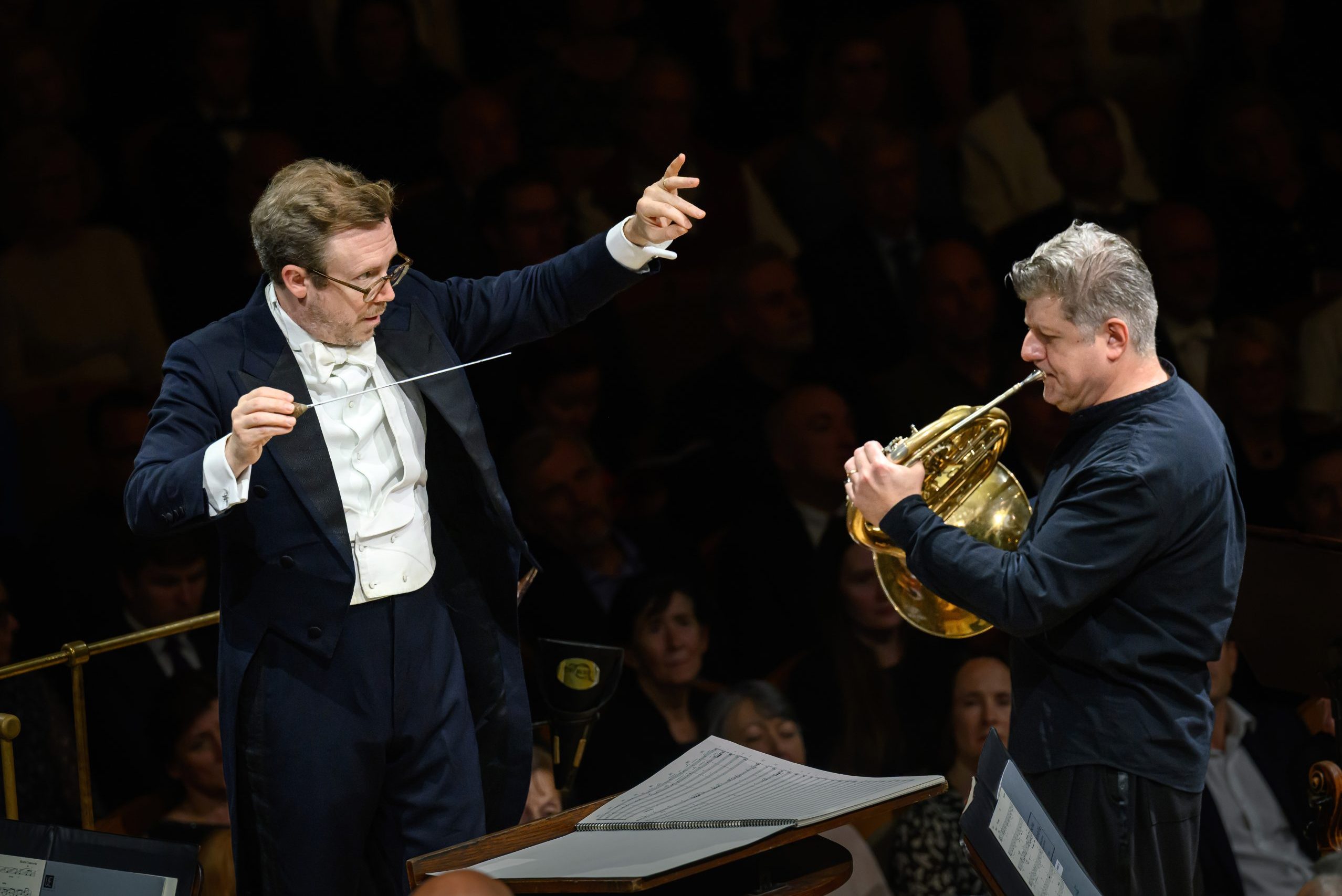 Česká filharmonie • Daniel Harding, 30. září 2026, Rudolfinum, Dvořákova síň – Radek Baborák, Daniel Harding a Česká filharmonie (foto Petra Hajská)
