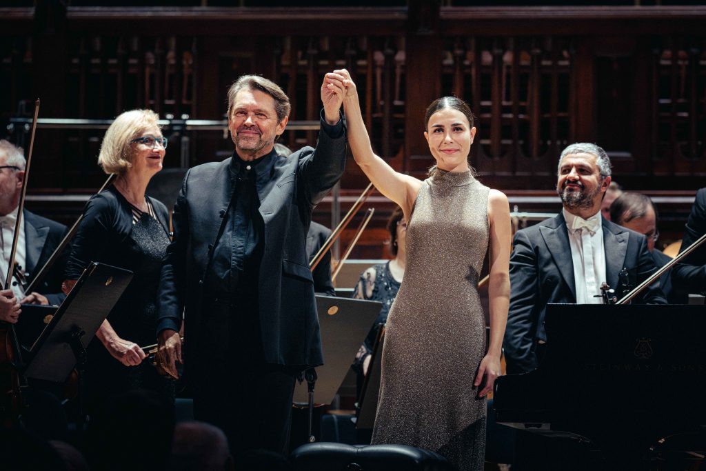 Symfonický orchestr hl. m. Prahy FOK: Alexandra Dovgan & Beethoven, 21. října 2026, Obecní dům, Praha – Andrej Borejko a Alexandra Dovgan (foto Petr Chodura)