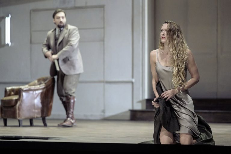 Claude Debussy: Pelleas a Melisanda – Pavol Kubáň, Arnheiður Eiríksdóttir (zdroj Národní divadlo, foto Petr Neubert)
