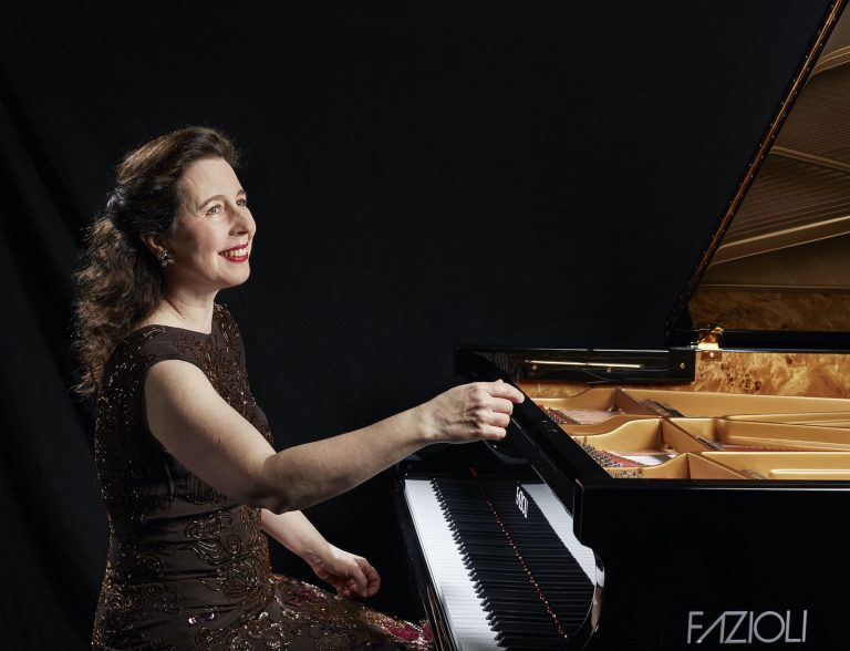 Angela Hewitt (foto Keith Saunders)