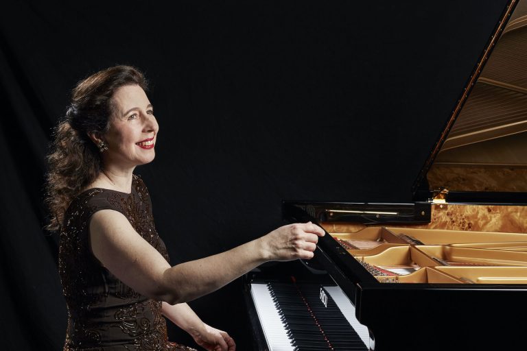 Angela Hewitt (foto Keith Saunders)