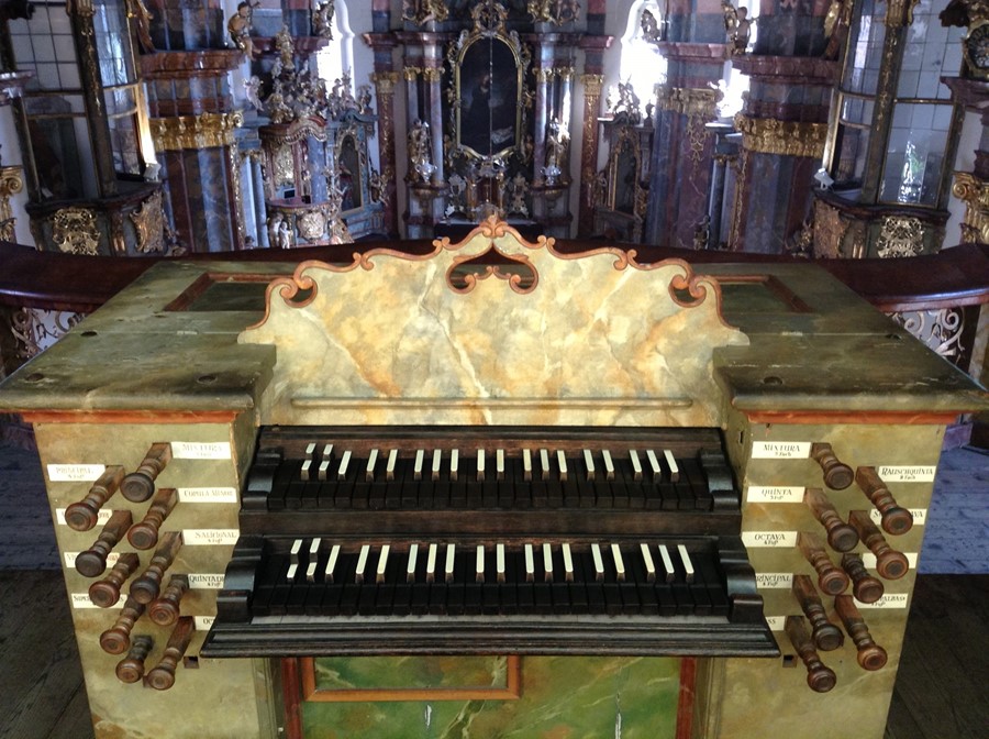 Barokní varhany loretánského kostela (zdroj Loreta Praha)