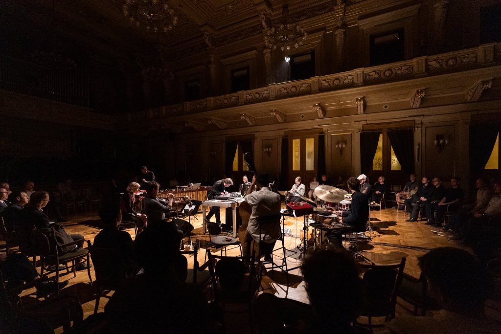 Expozice nové hudby: SPECULA SONORUM, 6. října 2026, Besední dům, Brno – Dust in the Groove (foto Jan Prokopius)