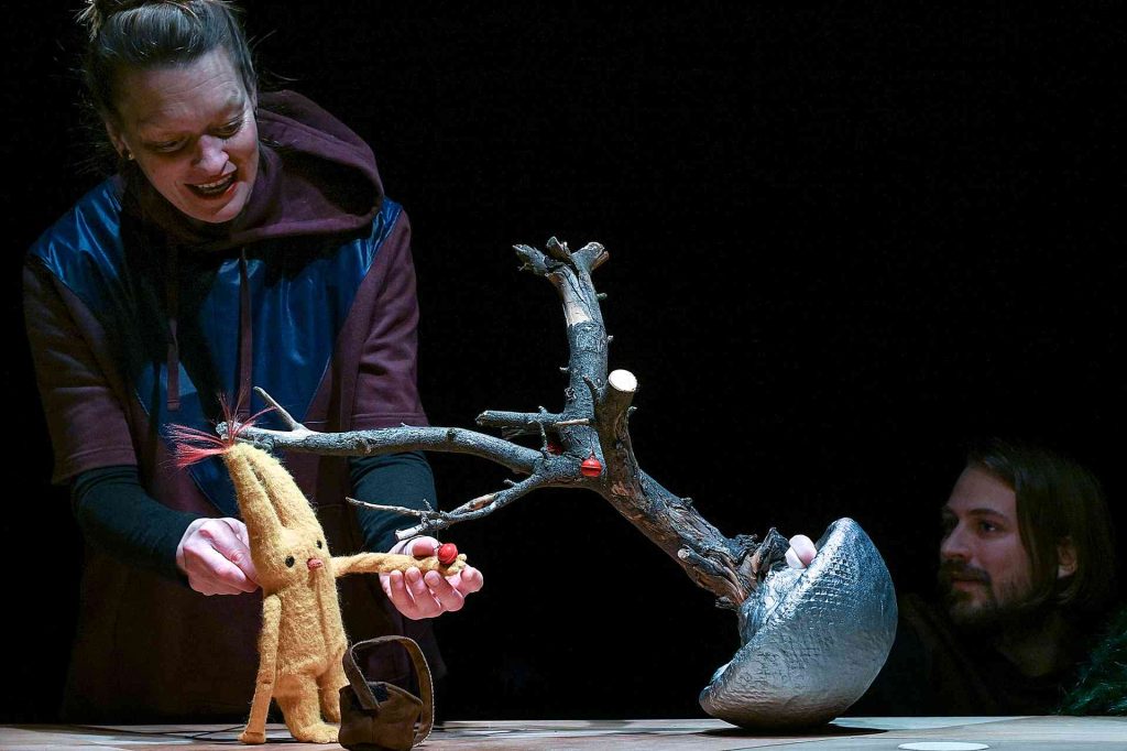 Kolektiv TMEL: Větroplaši, Naivní divadlo (zdroj Mezinárodní festival Divadlo)