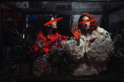 Michaela Dzurovčínová, Barbora Černá, Gabriela Gabašová: Prison Season, Dočasná Company (foto Lucie Urban)