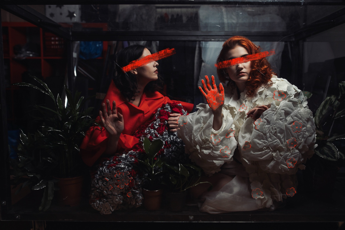 Michaela Dzurovčínová, Barbora Černá, Gabriela Gabašová: Prison Season, Dočasná Company (foto Lucie Urban)