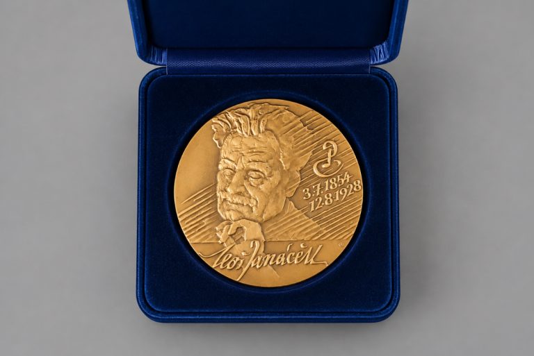 Pamětní medaile Leoše Janáčka (zdroj Nadace Leoše Janáčka)