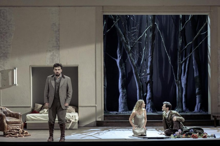 Claude Debussy: Pelleas a Melisanda, Národní divadlo, Praha – Pavol Kubáň, Arnheiður Eiríksdóttir a David Oller (foto Petr Neubert)