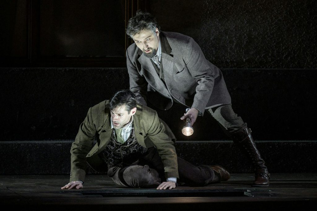 Claude Debussy: Pelleas a Melisanda, Národní divadlo, Praha – David Oller a Pavol Kubáň (foto Petr Neubert)