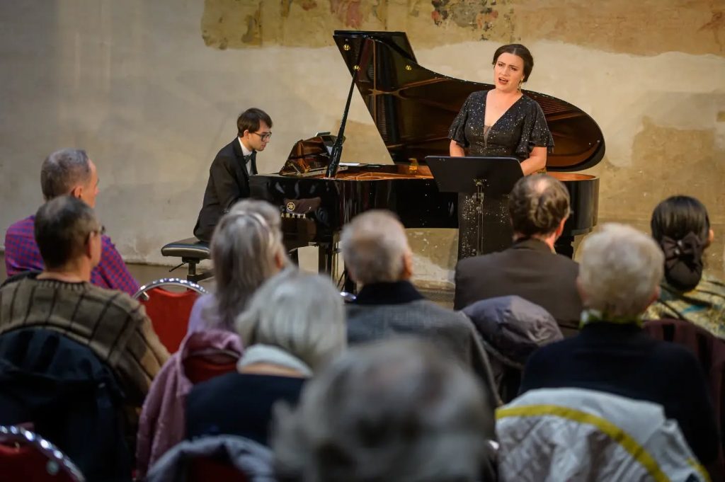 Lieder Society: Československý salón, 16. října 2026, Novoměstská radnice, Praha – Pavol Praženica a Eliška Minářová (foto Petr Vrabec)