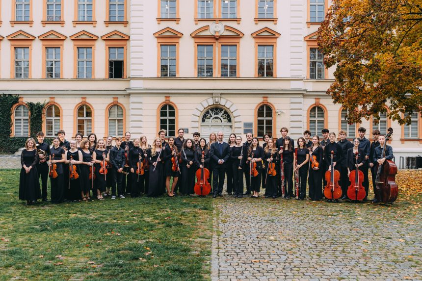 Symfonický orchestr Gymnázia a Hudební školy hlavního města Prahy (zdroj Gymnázium a Hudební škola hlavního města Prahy)