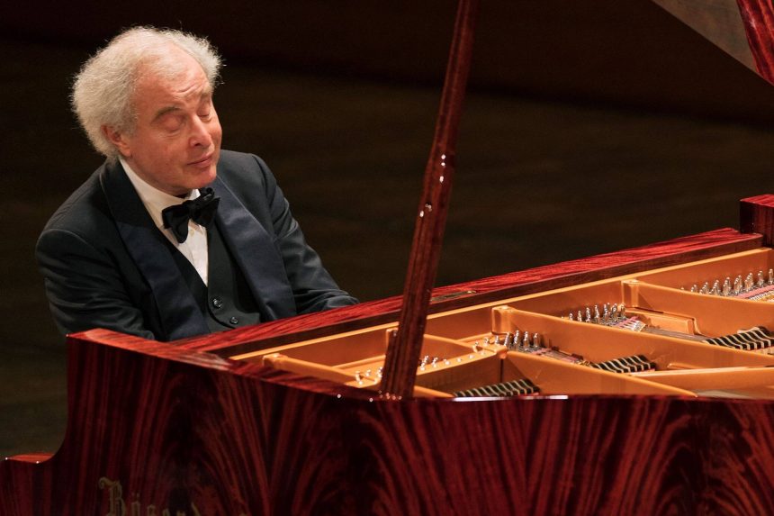 András Schiff (zdroj Akademie klasické hudby)