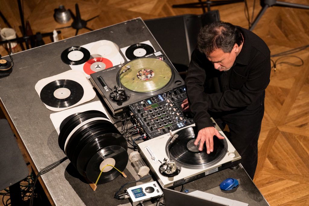 Expozice nové hudby: SPECULA SONORUM, 6. října 2026, Besední dům, Brno –Jorge Sánchez-Chiong (foto Jan Prokopius)