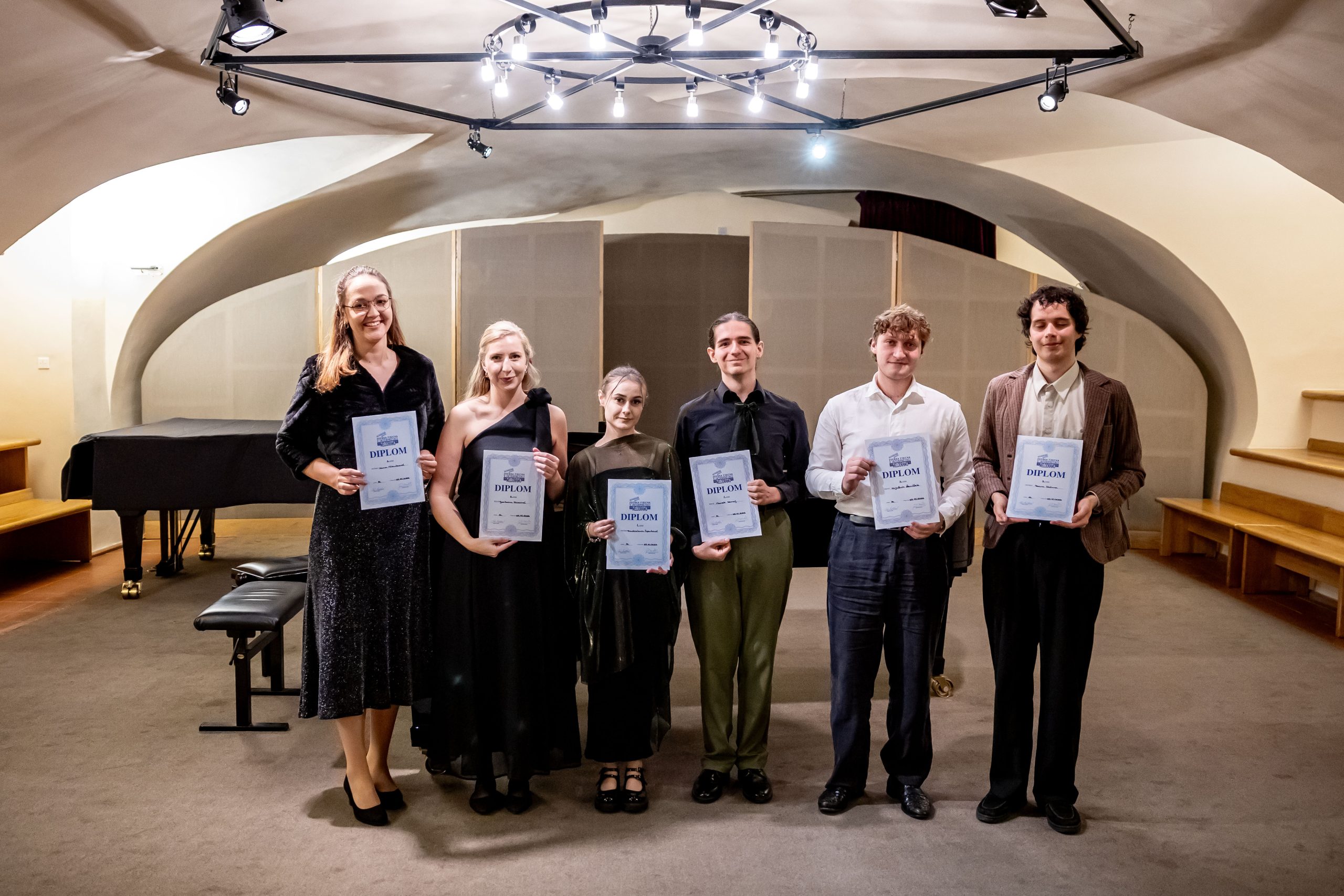Hana Mikulková, Barbara Glosová, Radoslava Šperková, Marek Senaj, Vojtěch Ženíšek, Petro Sláma (zdroj Společnost Zdeňka Fibicha)