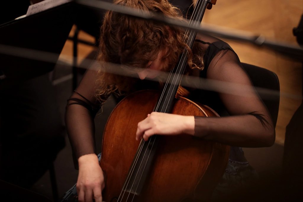 Harmonie protikladů, 1. abonentní koncert cyklu Filharmonie doma, 15. října 2026, Besední dům, Brno – Julia Hagen (zdroj Filharmonie Brno)