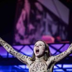 Gerhart Hauptmann: Tkalci, Teatr Śląski (zdroj Mezinárodní festival Divadlo)
